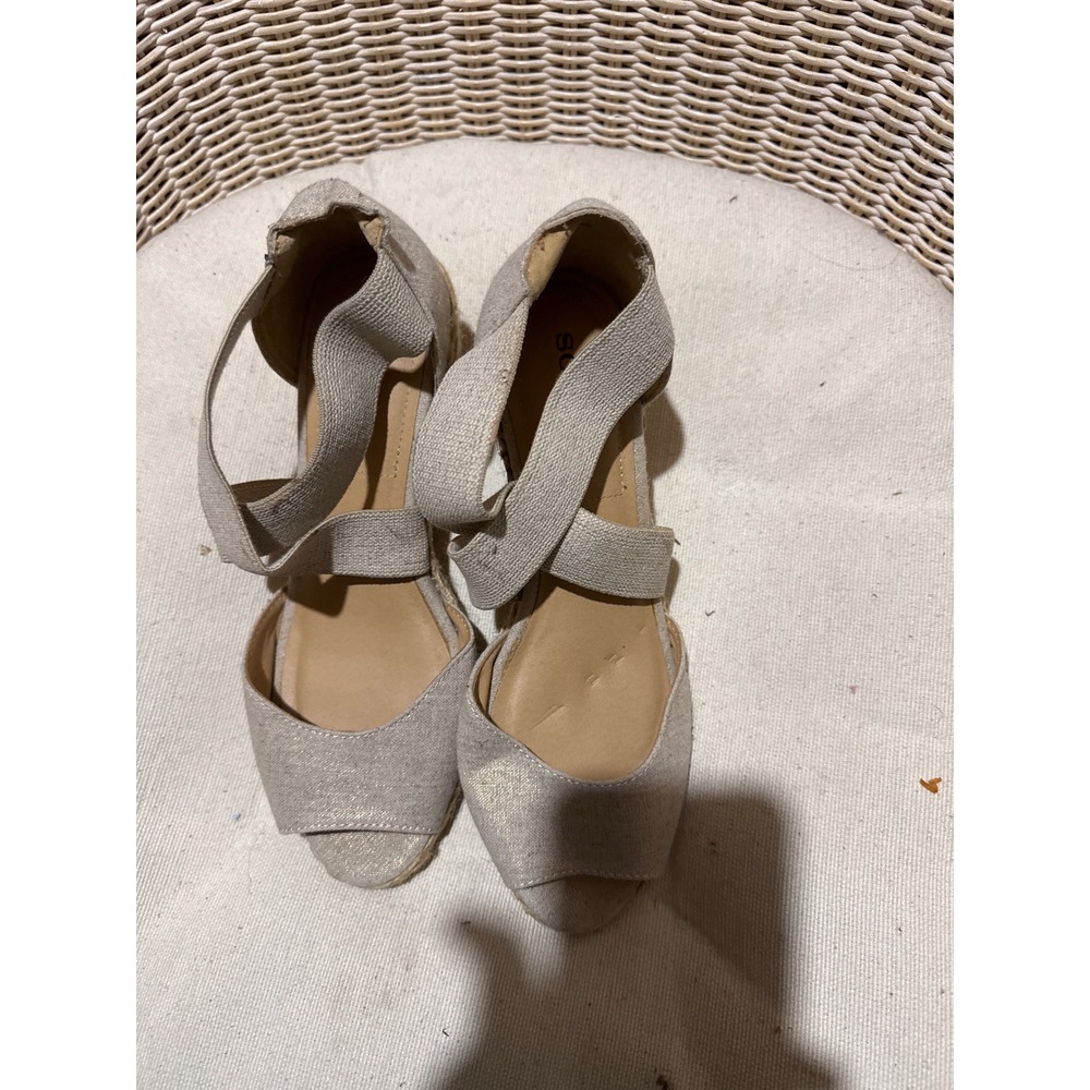 SO Helena Metallic Champagne Espadrille Wedge Sandals Elastic Straps Sz 8.5M